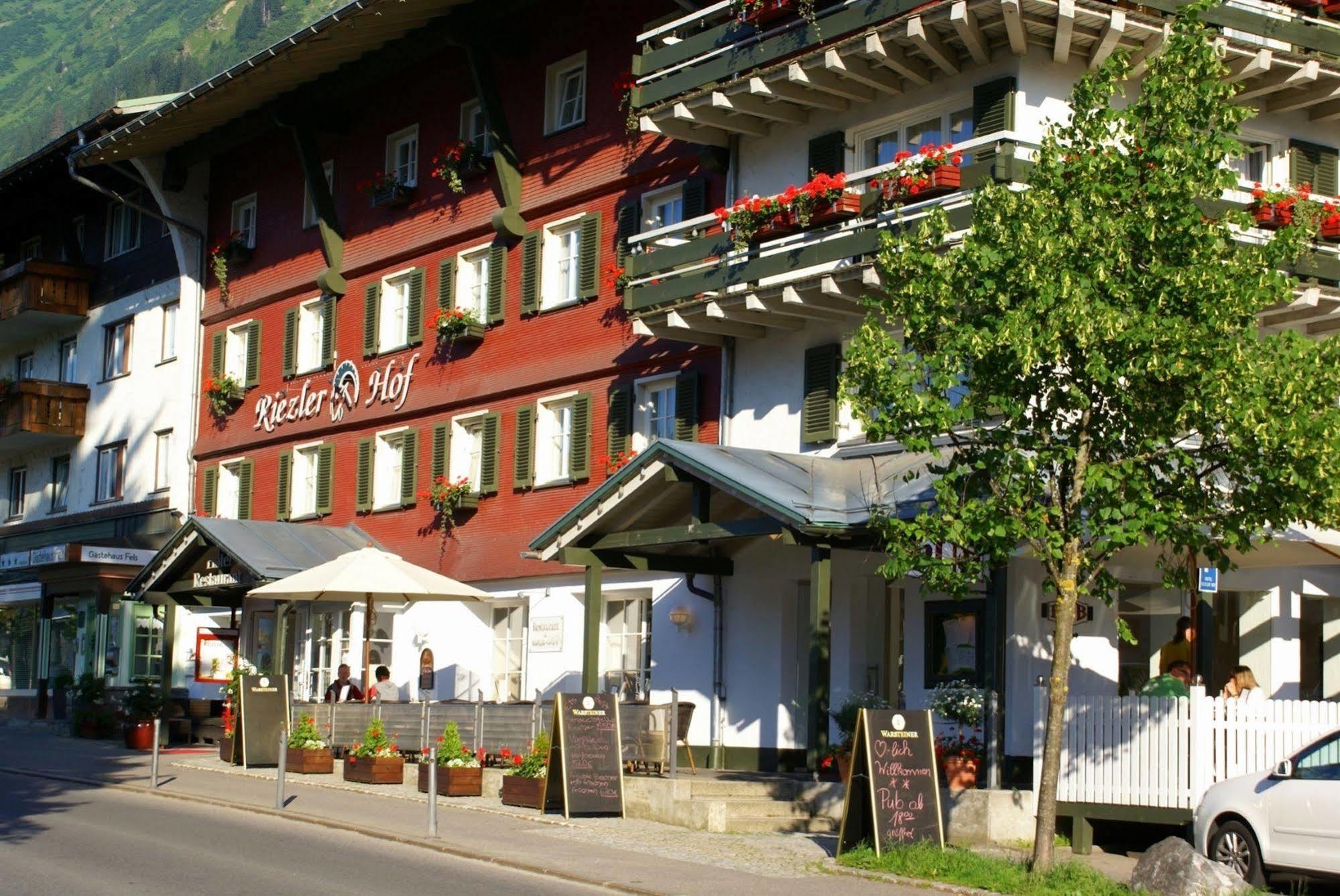 Hotel Riezler Hof Riezlern Kültér fotó